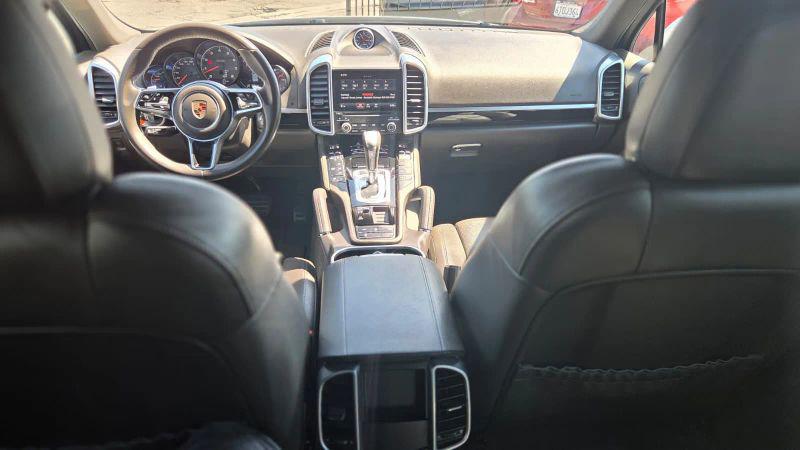 2017 Porsche Cayenne Base