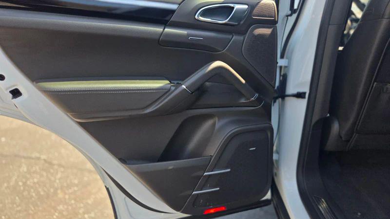 2017 Porsche Cayenne Base