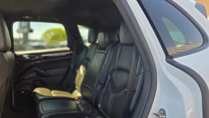 2017 Porsche Cayenne Base