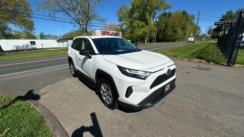 2023 Toyota RAV4 LE