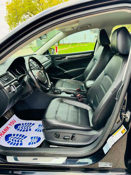 2017 Volkswagen Passat 1.8T R-Line