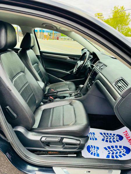 2017 Volkswagen Passat 1.8T R-Line