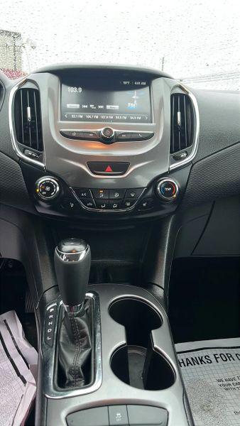 2017 Chevrolet Cruze LT Auto