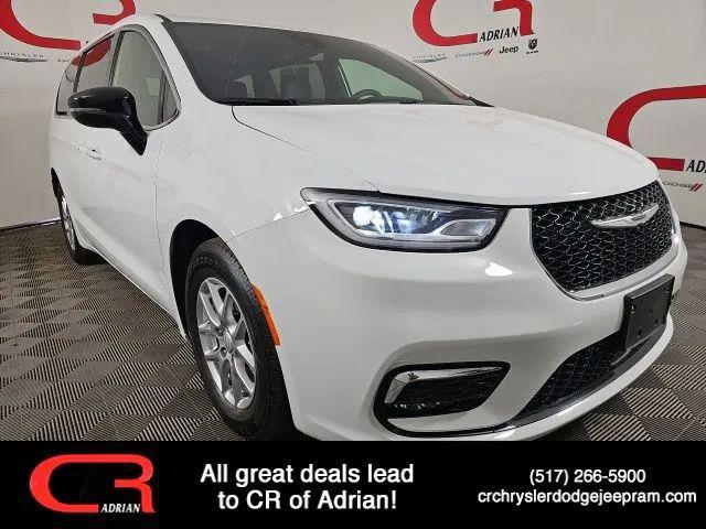 2025 Chrysler Pacifica Select for sale in Adrian, MI