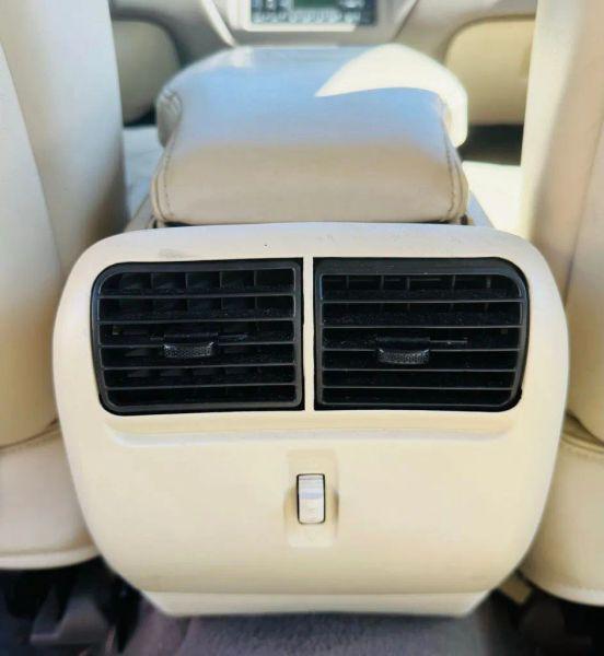2004 Lincoln Town Car Ultimate
