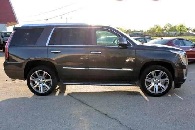 2016 Cadillac Escalade Luxury Collection