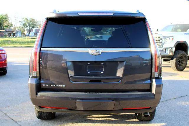 2016 Cadillac Escalade Luxury Collection