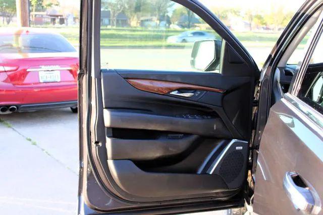 2016 Cadillac Escalade Luxury Collection