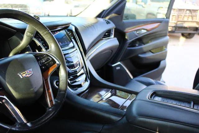 2016 Cadillac Escalade Luxury Collection