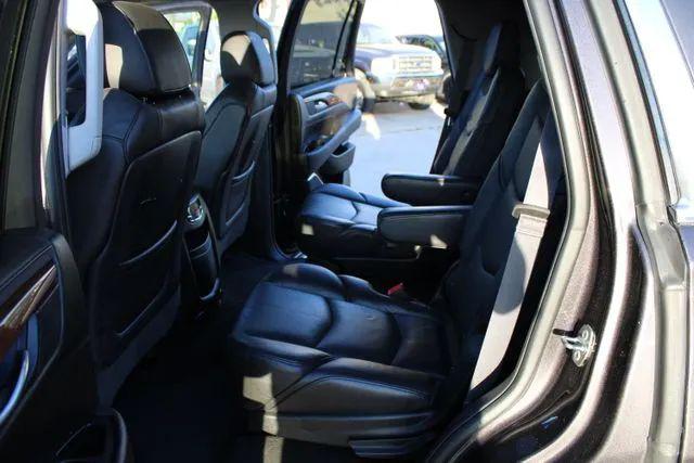 2016 Cadillac Escalade Luxury Collection
