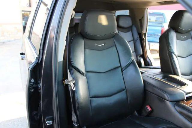 2016 Cadillac Escalade Luxury Collection