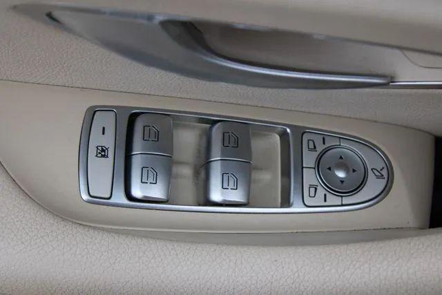 2017 Mercedes-Benz E-CLASS E 300 E 300