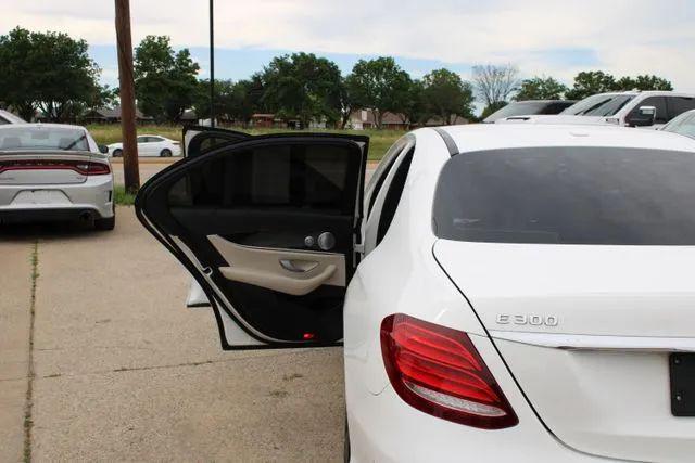 2017 Mercedes-Benz E-CLASS E 300 E 300