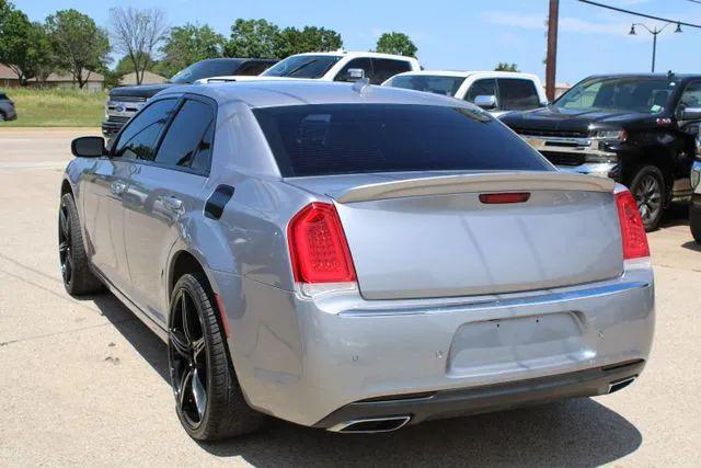 2017 Chrysler 300 Limited AWD