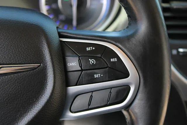 2017 Chrysler 300 Limited AWD