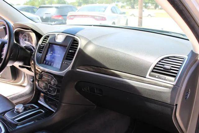 2017 Chrysler 300 Limited AWD