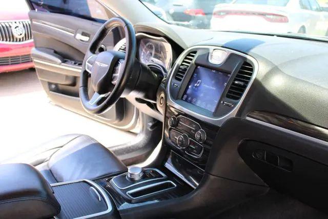 2017 Chrysler 300 Limited AWD
