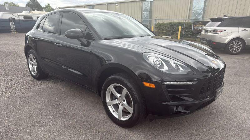 2017 Porsche Macan Base