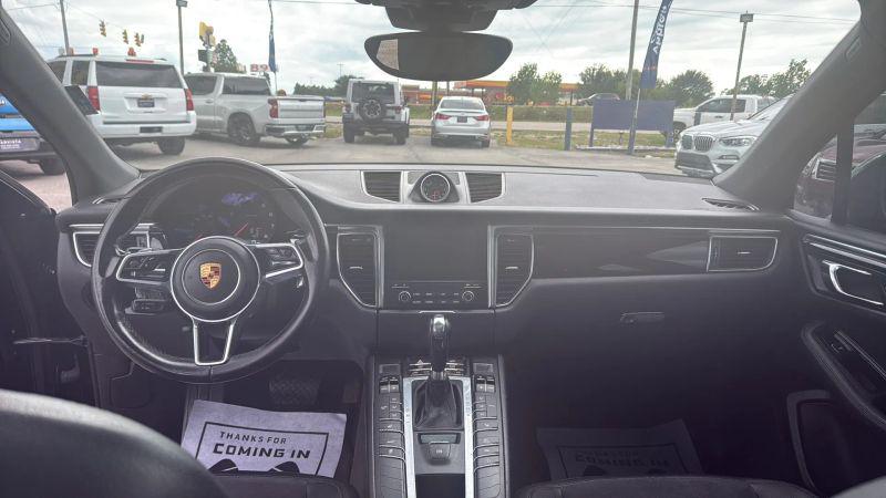 2017 Porsche Macan Base