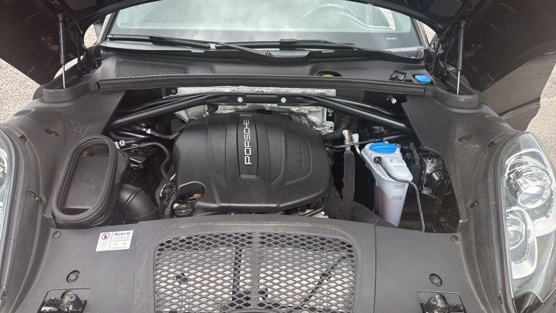 2017 Porsche Macan Base