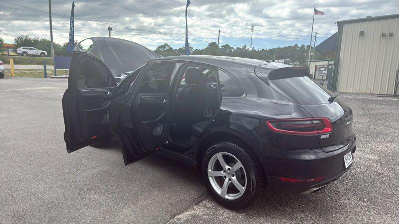 2017 Porsche Macan Base