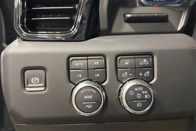 2024 GMC Sierra 2500HD 4WD Crew Cab Standard Bed AT4