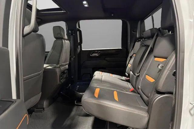 2024 GMC Sierra 2500HD 4WD Crew Cab Standard Bed AT4