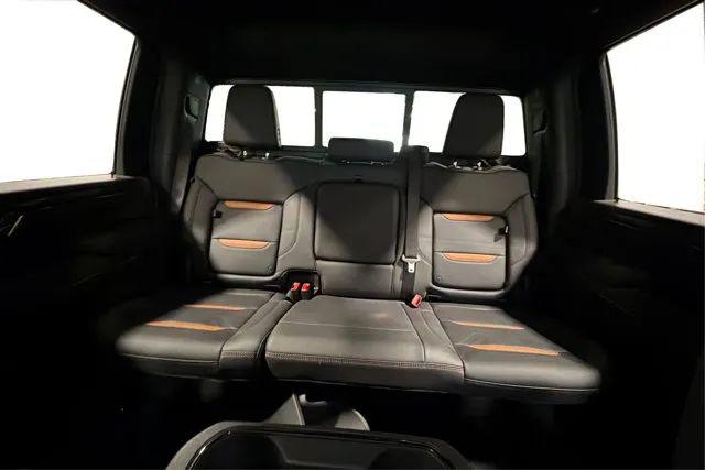 2024 GMC Sierra 2500HD 4WD Crew Cab Standard Bed AT4