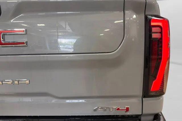 2024 GMC Sierra 2500HD 4WD Crew Cab Standard Bed AT4