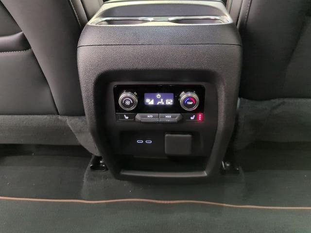 2026 GMC Acadia AT4 AWD