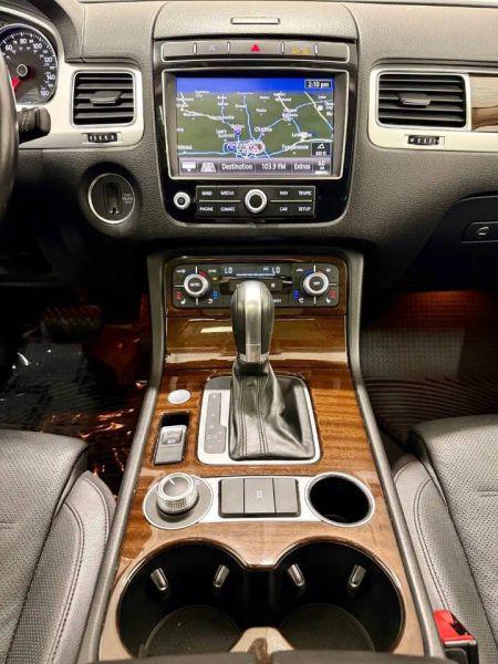 2016 Volkswagen Touareg VR6 Lux