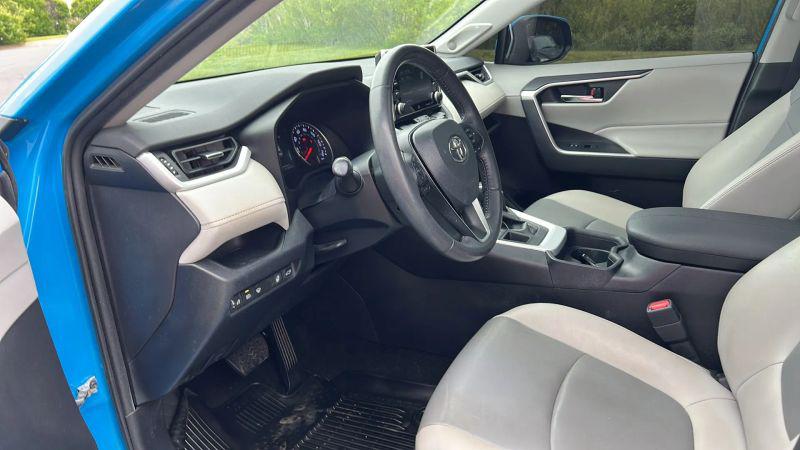 2020 Toyota RAV4 XLE Premium