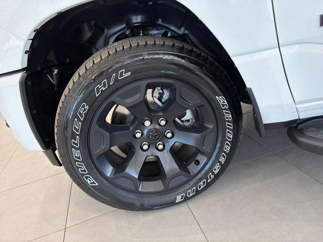2026 Ram 1500 Express Crew Cab 4x4 57 Box