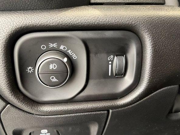 2026 Ram 1500 Express Crew Cab 4x4 57 Box