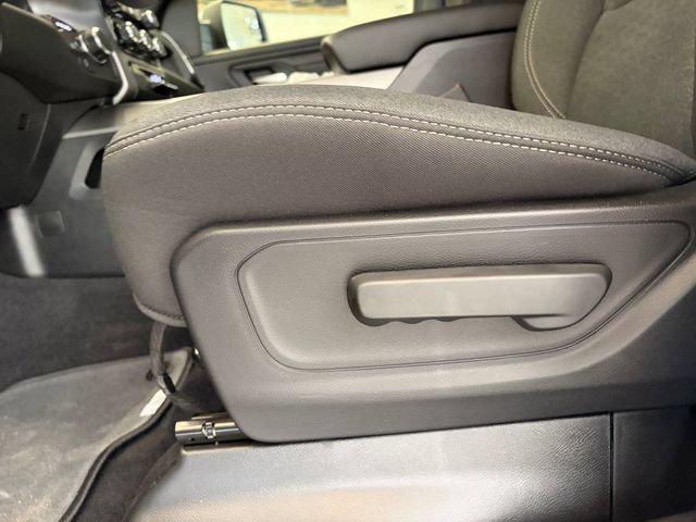 2026 Ram 1500 Express Crew Cab 4x4 57 Box