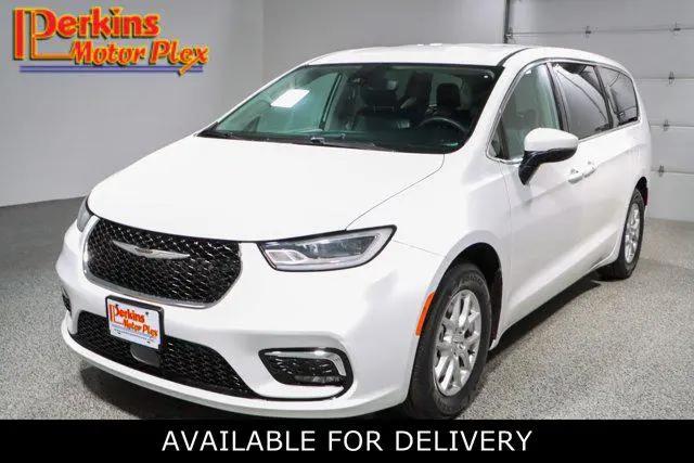 2023 Chrysler Pacifica Touring L for sale in Mayfield, KY