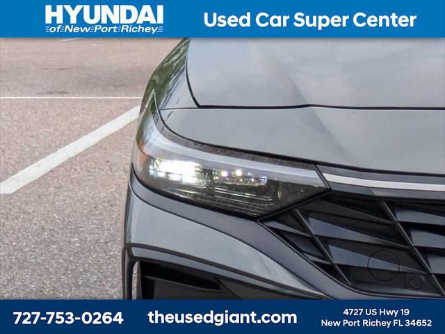 2025 Hyundai Elantra Hybrid Limited