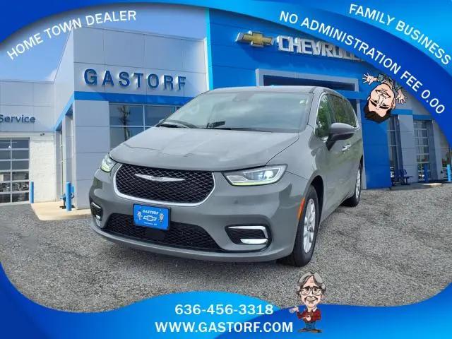 2023 Chrysler Pacifica Touring L for sale in Warrenton, MO