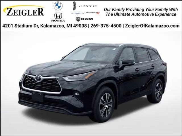 2023 Toyota Highlander XLE for sale in Kalamazoo, MI