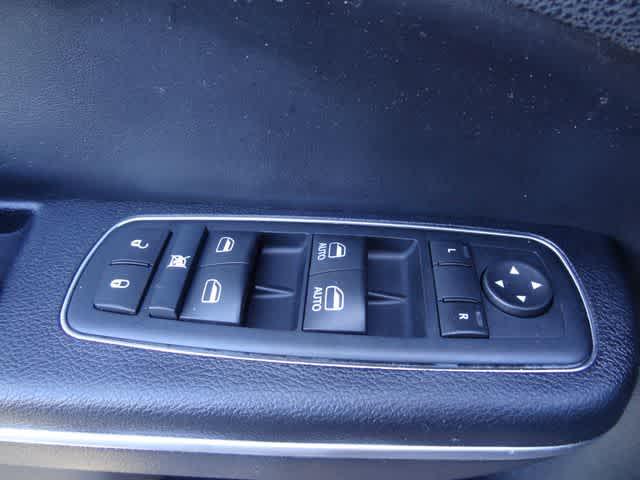 2015 Chrysler 300 Limited