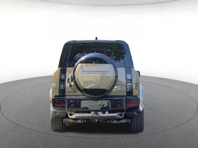2026 Land Rover Defender P400 X-Dynamic SE
