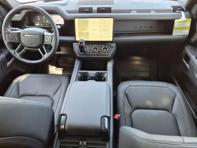 2026 Land Rover Defender P400 X-Dynamic SE
