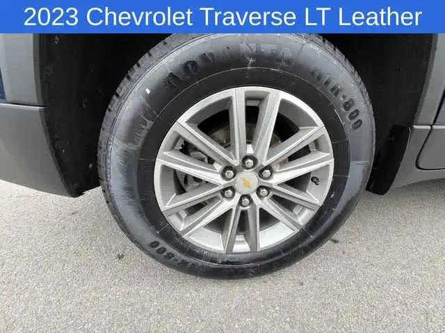 2023 Chevrolet Traverse AWD LT Leather