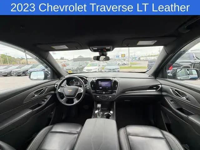 2023 Chevrolet Traverse AWD LT Leather
