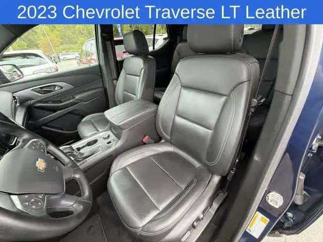 2023 Chevrolet Traverse AWD LT Leather