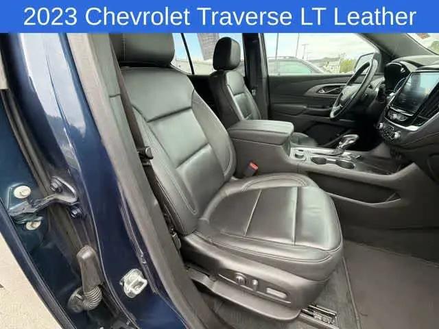 2023 Chevrolet Traverse AWD LT Leather