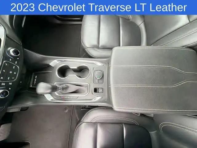 2023 Chevrolet Traverse AWD LT Leather