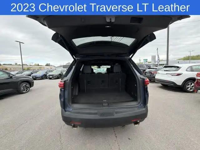 2023 Chevrolet Traverse AWD LT Leather