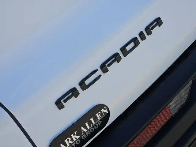 2026 GMC Acadia Elevation FWD