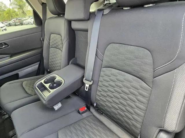 2024 Nissan Pathfinder SV FWD